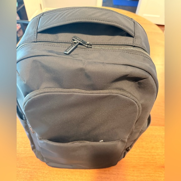 Away The Commuter Backpack - Picture 9 of 14